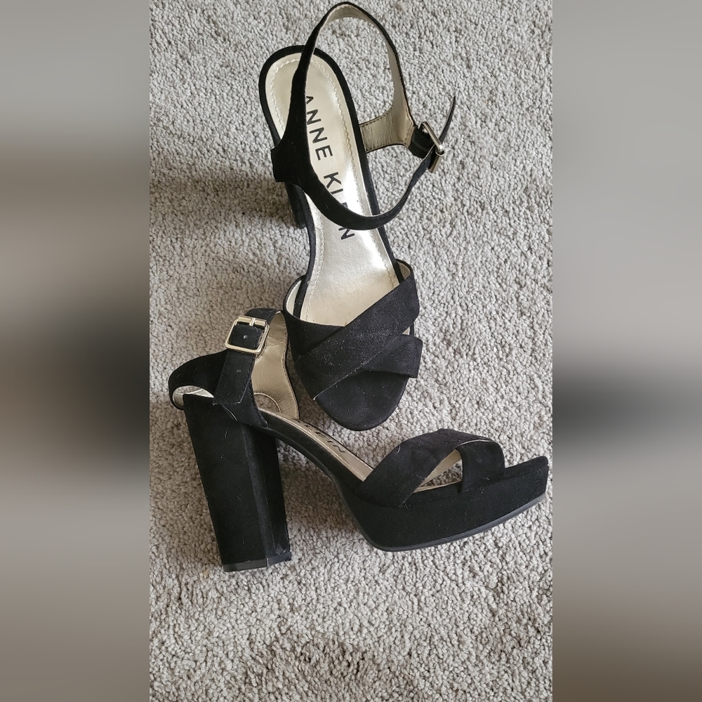 Anne Klein Black Sandals Size 7